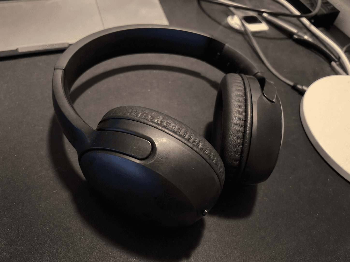 Raw headphones product photo